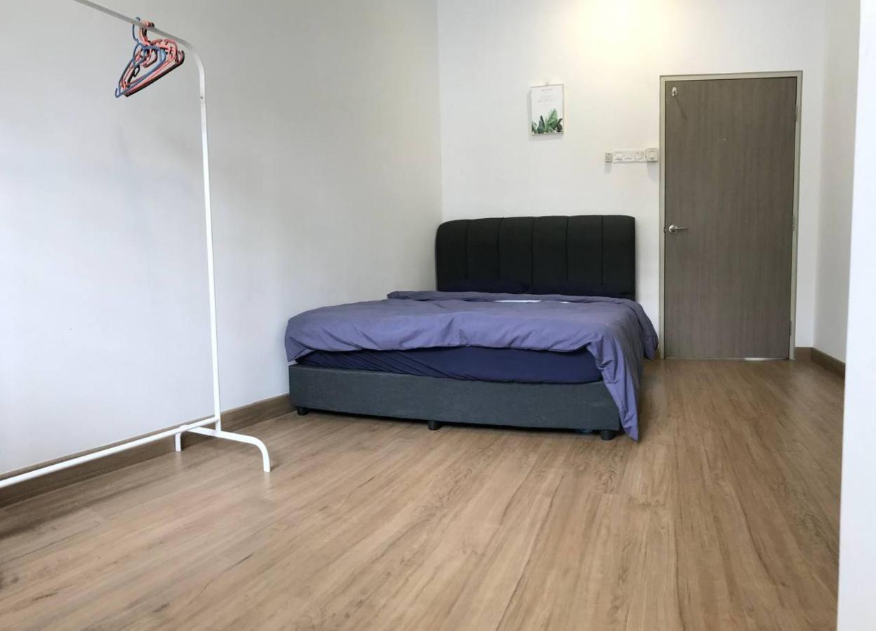 Homestay 3Br Near Setia Alam Shah Alam Exterior photo